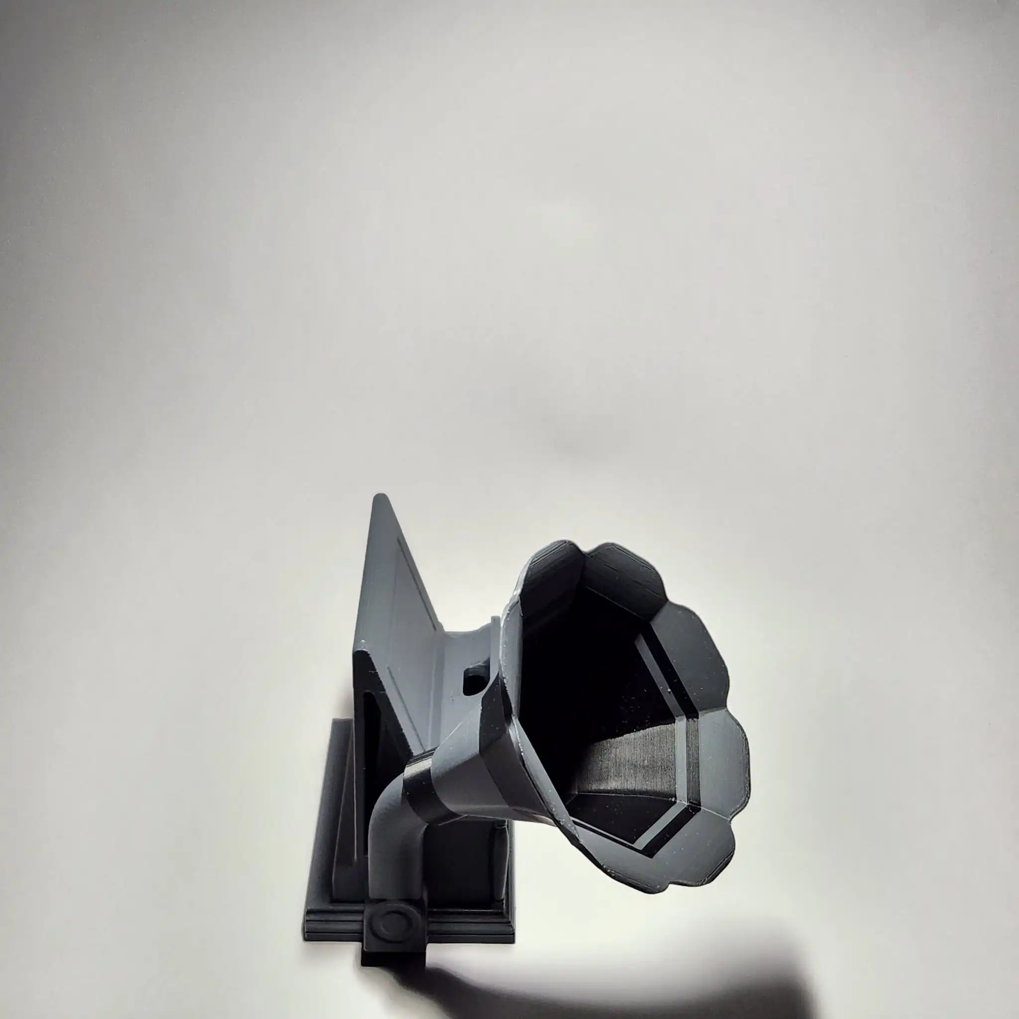 Kişiye özel gramafon standı.