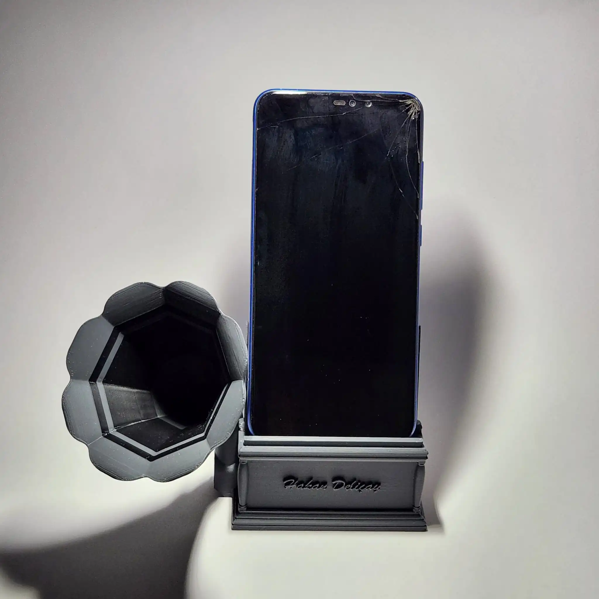 Kişiye özel gramafon standı.